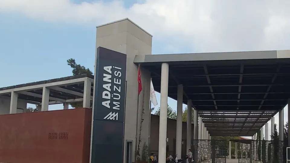 Adana Müze Kompleksi: Çukurova’nın 5000 Yıllık Tarihi Tek Çatı Altında Sunuyor görseli
