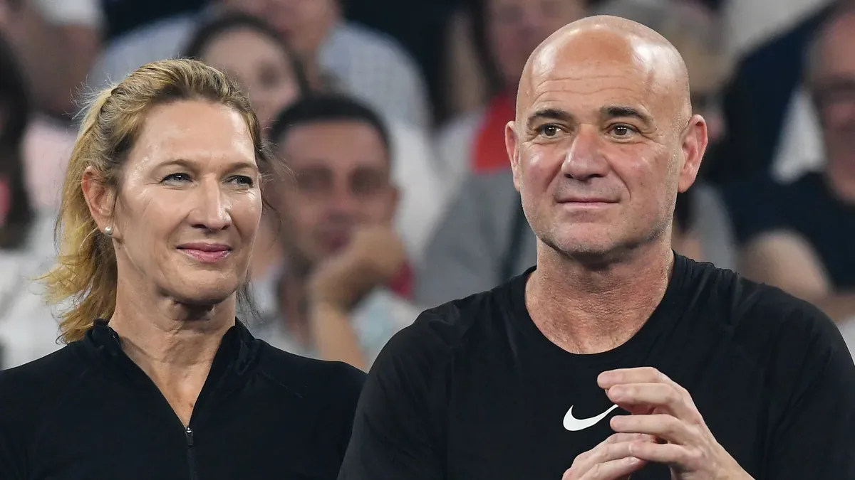 Tenisin Efsane Çiftinden Nadir Romantizm: Agassi'den Graf'a 'Tek Boynuzluluğum' Sürprizi Tenisin Efsane Çiftinden Nadir Romantizm: Agassi'den Graf'a 'Tek Boynuzluluğum' Sürprizi