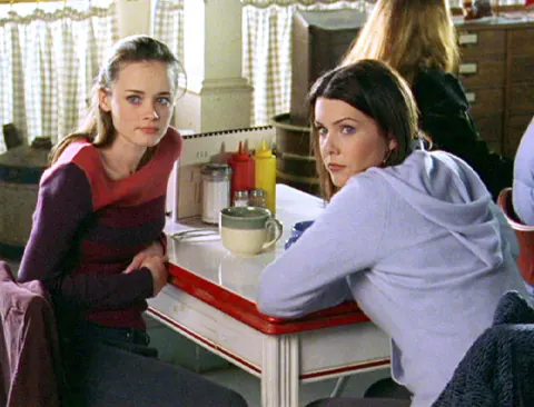 Gilmore Girls'ten 25. Yıl Sürprizi: Stars Hollow Belgeseli Geliyor