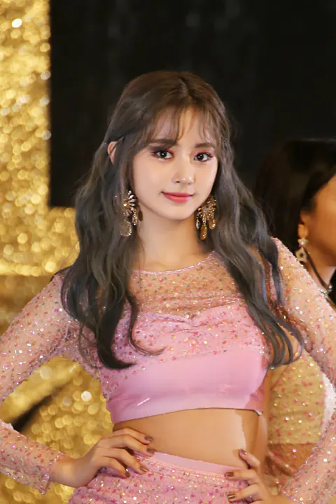 TWICE Üyesi Tzuyu'dan Beklenmedik Karar: JYP Entertainment ile Yolları Ayrılıyor