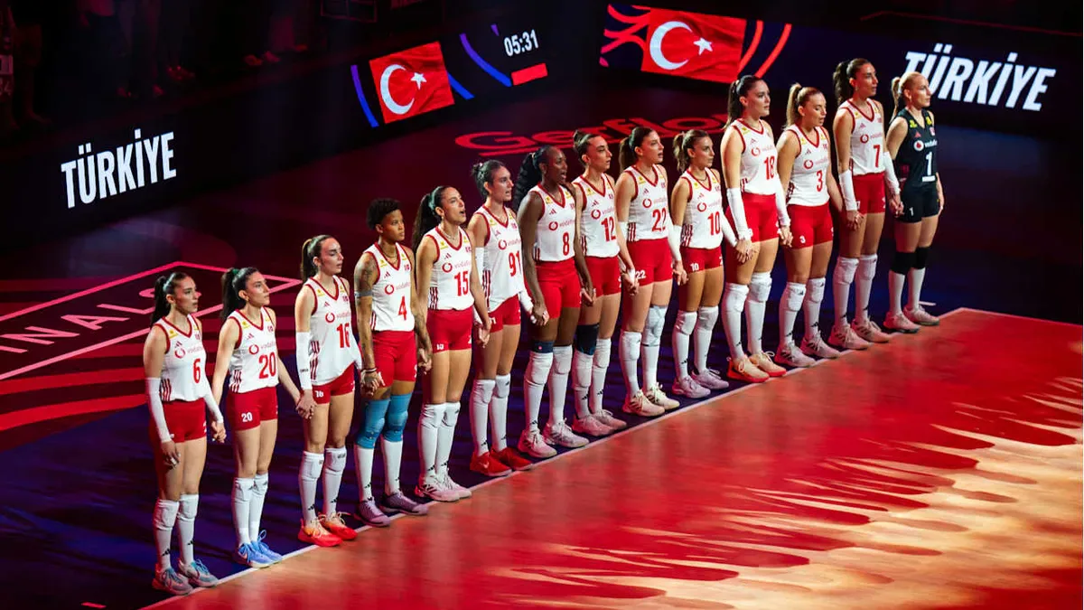 Filenin Sultanları Avrupa Şampiyonası İçin İstanbul'da Parkeye Çıkıyor Filenin Sultanları Avrupa Şampiyonası İçin İstanbul'da Parkeye Çıkıyor