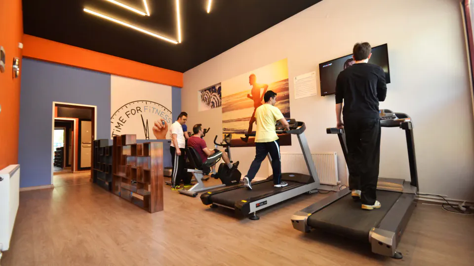 Çankırı'da Modern Fitness Salonu Projesi Başladı: Şehrin Spor Altyapısı Güçleniyor görseli
