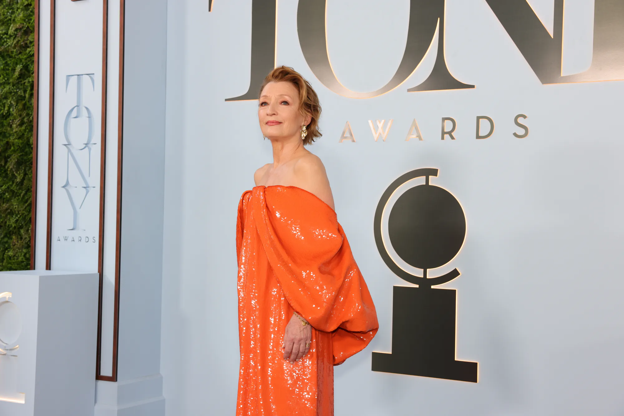 Lesley Manville'den Tarihi Başarı: Broadway Çıkışında Tony Ödülü Kazandı! Lesley Manville'den Tarihi Başarı: Broadway Çıkışında Tony Ödülü Kazandı!