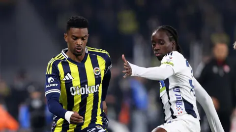 Fenerbahçe'de Sağ Bek Revizyonu: Nelson Semedo Ayrılıyor mu? Fenerbahçe'de Sağ Bek Revizyonu: Nelson Semedo Ayrılıyor mu?