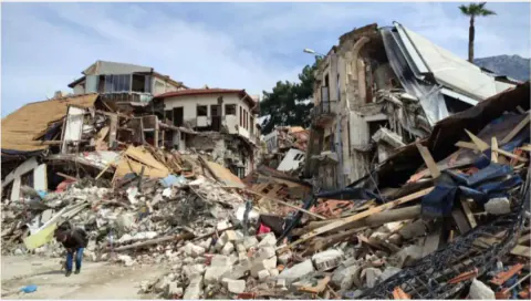 Malatya'da 3 Okul İhalesi Tartışma Yarattı: Müteahhit Yusuf Korkmaz Kimdir?