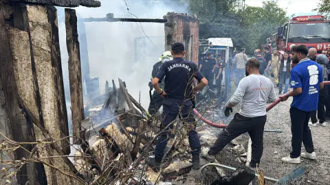 Karabük'te Faciayla Biten Ev Yangını: 2 Yaşındaki Çocuk Kurtarılamadı