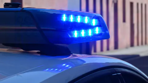Almanya'da Feci Kaza: Perleberg Yakınlarında Araç Ağaca Çarptı