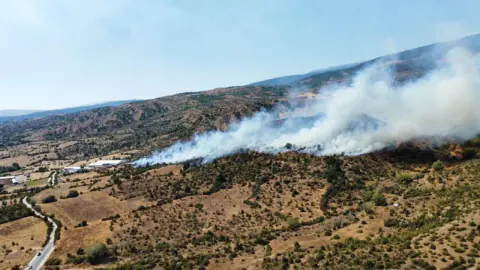 Çankırı'de RTE Parkı Yanında Çıkan Ot Yangınına Müdahale Edildi