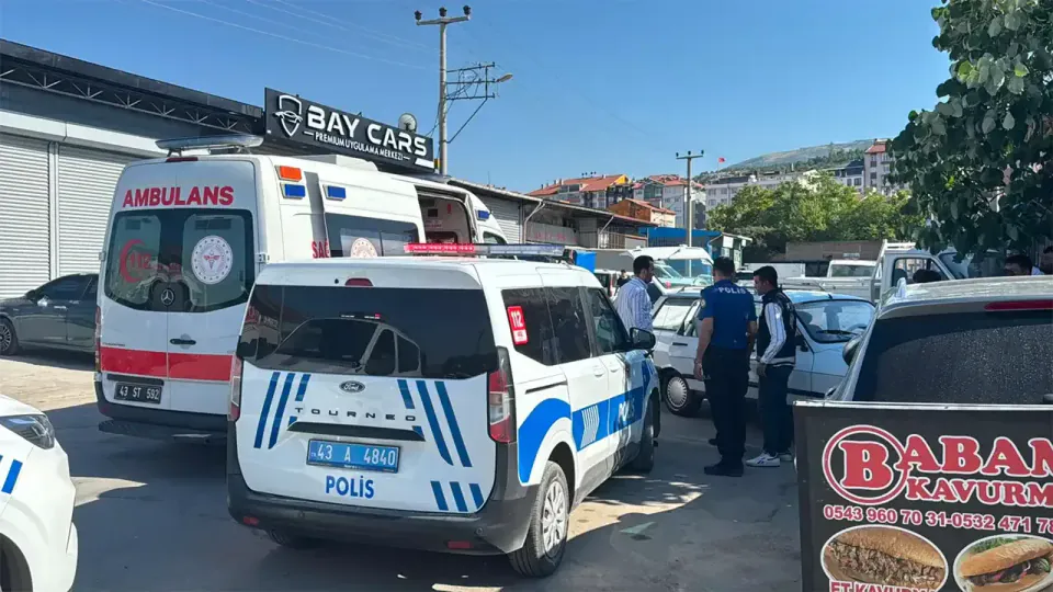 Kütahya Sanayi Sitesi'nde bıçaklı saldırı: 24 yaşındaki genç yaralandı görseli