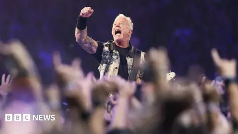 Metallica'dan Cardiff'e Dev Destek: Binlerce Kişiye Yemek Olacak Bağış