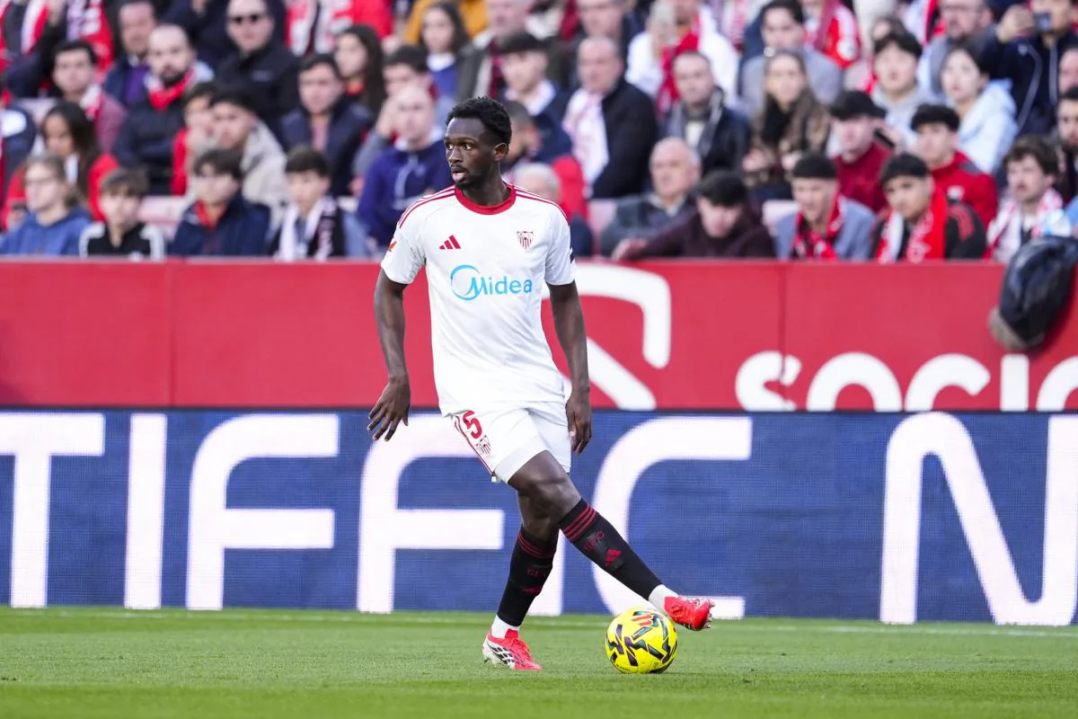 Lille Savunmaya Takviye Yaptı: Tanguy Kouassi Resmi Olarak İmzayı Attı Lille Savunmaya Takviye Yaptı: Tanguy Kouassi Resmi Olarak İmzayı Attı
