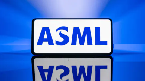 Yapay Zeka Patlaması ASML'yi Uçurdu: Yıllık Gelir Hedefi 45 Milyar Euro'ya Yükseldi