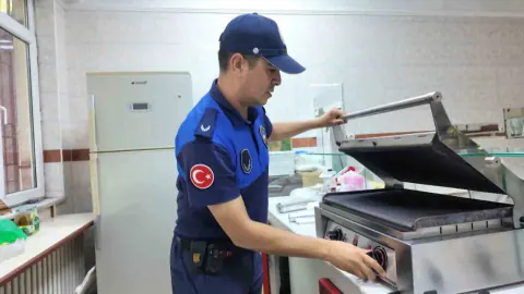 Şahinbey'de okul kantinleri denetlendi: Yeni yıl öncesi hijyen ve gıda güvenliği kontrolü