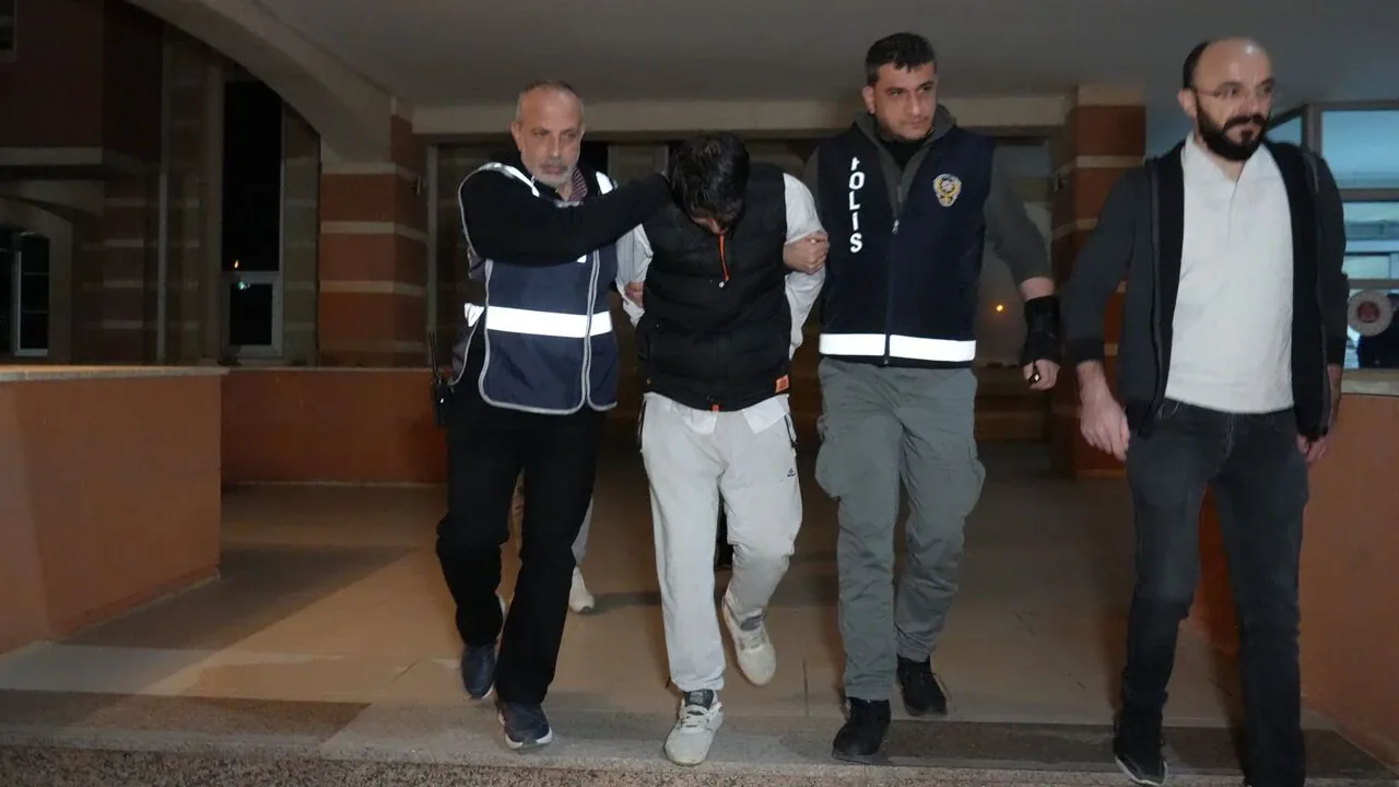 Kastamonu'da Hamile Eşini Öldüren Caninin '8 Gün Uyudum' Savunması Karşılık Bulmadı Kastamonu'da Hamile Eşini Öldüren Caninin '8 Gün Uyudum' Savunması Karşılık Bulmadı