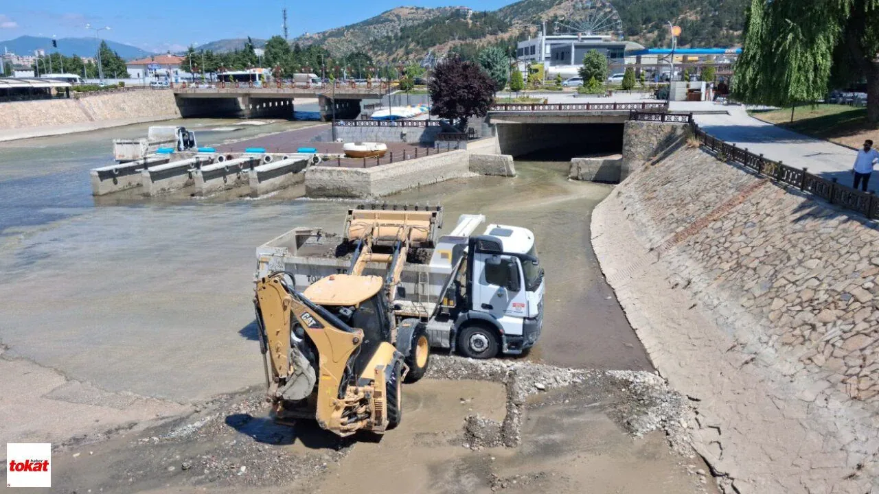 Tokat'ta Yeşilırmak'ta Dev Temizlik: Sel Sonrası Birikintiler Kaldırılıyor Tokat'ta Yeşilırmak'ta Dev Temizlik: Sel Sonrası Birikintiler Kaldırılıyor