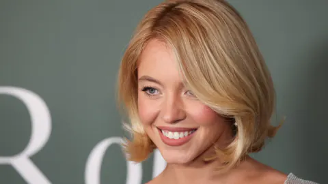 Sydney Sweeney, Syrn Markasıyla Yeni Erkek Koleksiyonunu Tanıttı