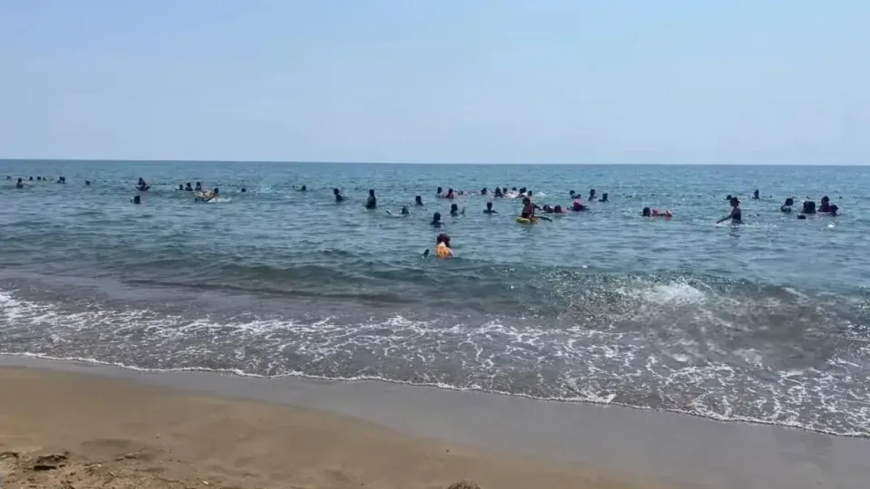 Adana'da Çocuk Evleri'ndeki Miniklere Deniz Kampı Sürprizi görseli