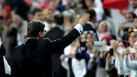 Türkiye Siyasi Gündeminde Yeni Dönem: Ahmet Davutoğlu Siyaseti Bırakıyor