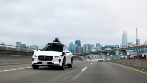 Waymo'dan Kritik Geri Çağırma: Otoyol Çalışma Alanlarında Güvenlik Riski