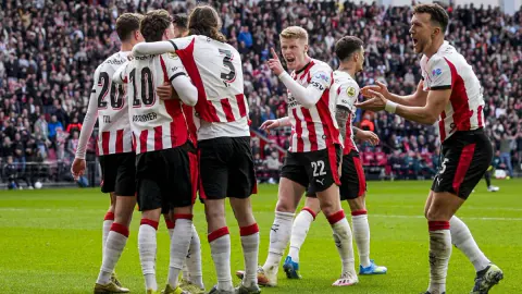 Eindhoven'da Futbol Hegemonyası: PSV Tarih Yazdı, Transferler Hareketli
