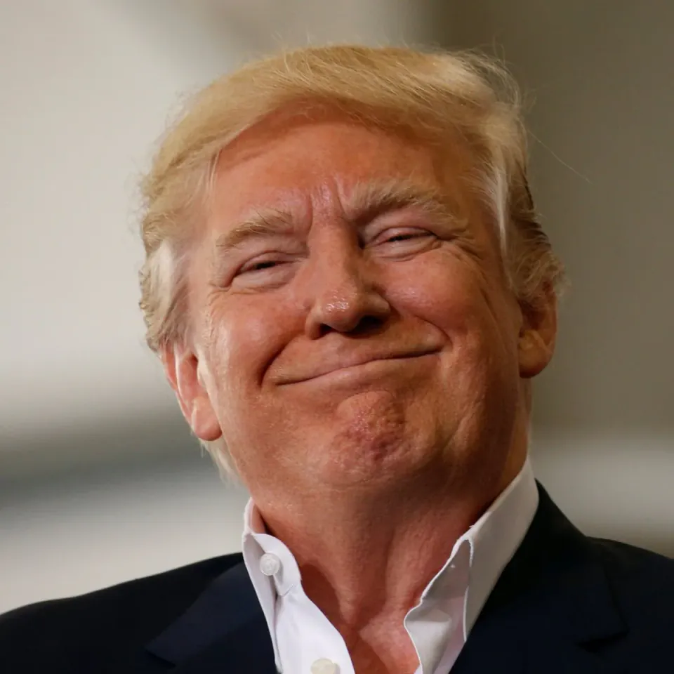 Trump'tan 'Ay bizim' iddiası: Uzay hukuku ve maden hakları tartışması alevlendi görseli