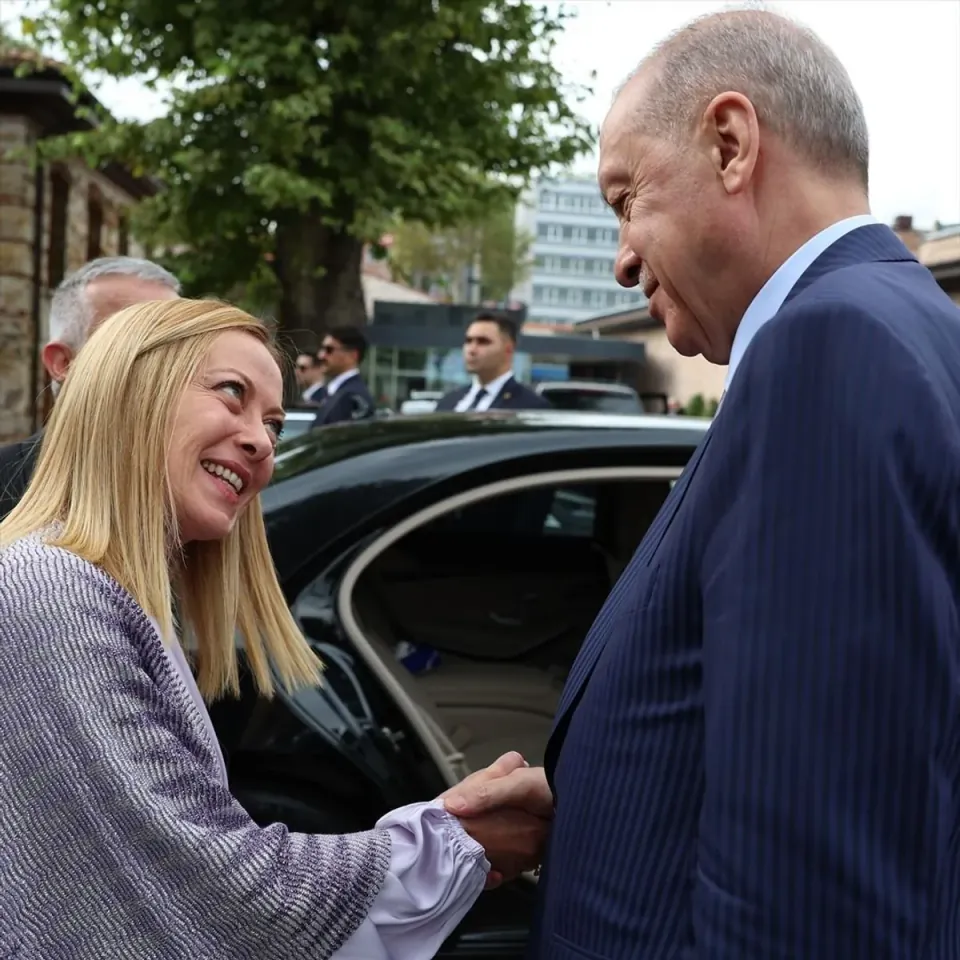 Erdoğan, İtalya Başbakanı Meloni'yi tebrik etti: "İş birliğini güçlendireceğiz" görseli