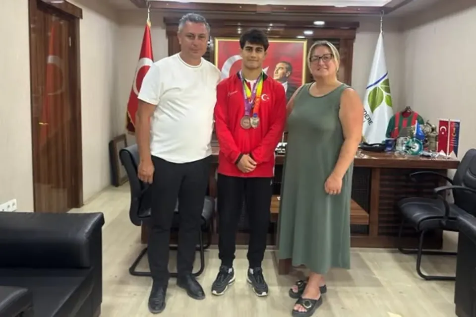Milli Güreşçi Nurettin Emin Kapal Avrupa Şampiyonası'nda Kürsüye Çıktı görseli