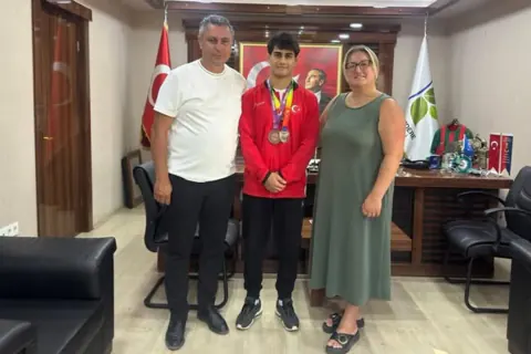 Milli Güreşçi Nurettin Emin Kapal Avrupa Şampiyonası'nda Kürsüye Çıktı