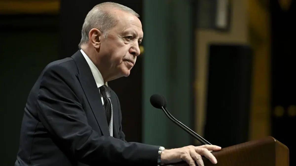 Cumhurbaşkanı Erdoğan'ın Yoğun Gündemi: Kritik Brifing ve Atamalar Cumhurbaşkanı Erdoğan'ın Yoğun Gündemi: Kritik Brifing ve Atamalar