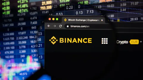 Binance'in MiCA Lisansı Başarısızlığı Sonrası Coinbase ve OKX Hamle Yaptı