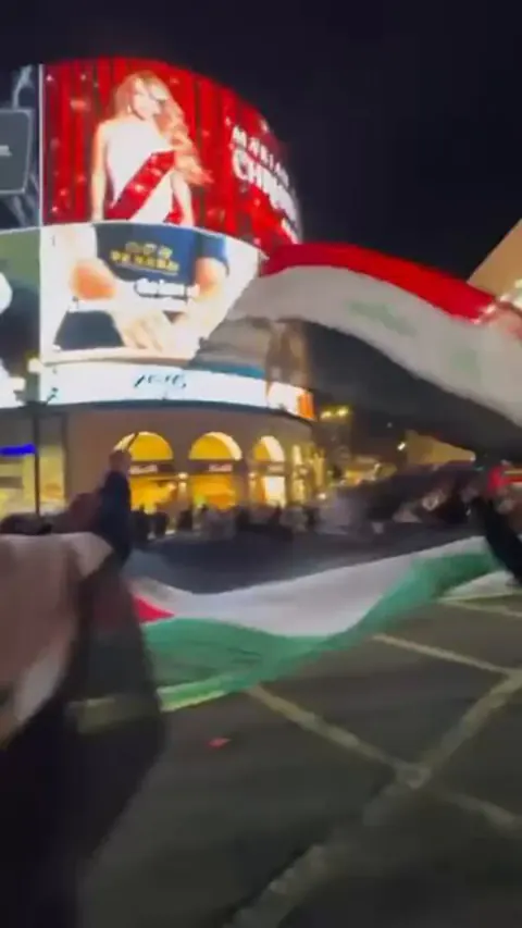Londra'da Filistin için dev miting: "Hemen ateşkes" çağrısı ile on binlerce kişi sokakta