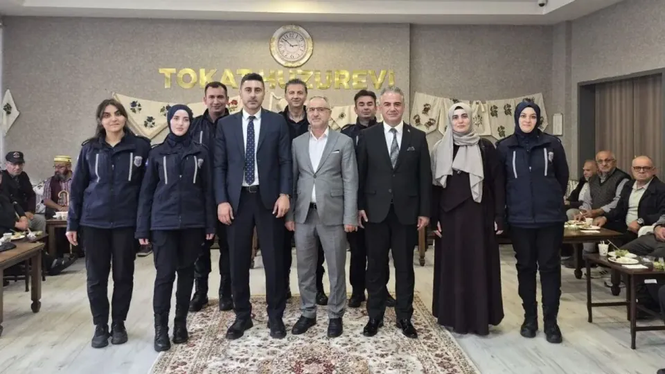 Tokat Cezaevi Personeli Dünya Yaşlılar Günü'nde Huzurevini Ziyaret Etti görseli
