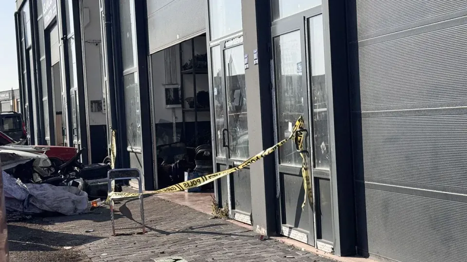 Kardeşi Tüfekle Vurdu: Yaralı Hastanede, Şüpheli Kaçak görseli