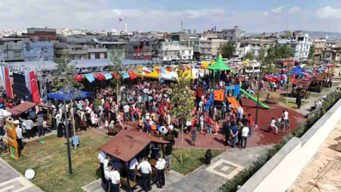 Gaziantep'te Yeni Sosyal Yaşam Merkezi: Hayat Projesi Fırat Mahallesi Parkı Açıldı