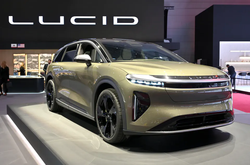 Lucid Motors'dan İflas İddialarına Yanıt: Elektrikli Araç Piyasasında Panik görseli