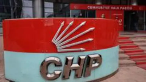 CHP'de Meclis'te Sıradışı Karar: İki Farklı Kanat da Toplantı Yapmıyor