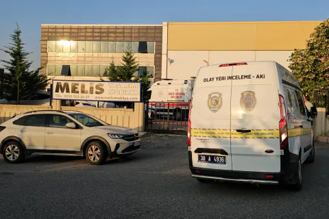 Kayseri'de fabrika önünde 40 yaşındaki A.Ş. intihar etti
