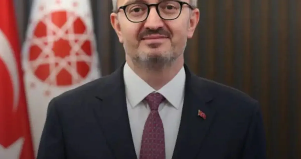 İletişim Başkanı Burhanettin Duran'dan YKS Adaylarına Başarı Mesajı İletişim Başkanı Burhanettin Duran'dan YKS Adaylarına Başarı Mesajı