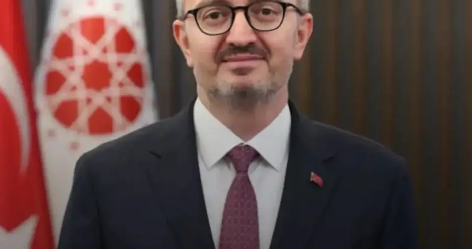 İletişim Başkanı Burhanettin Duran'dan YKS Adaylarına Başarı Mesajı görseli