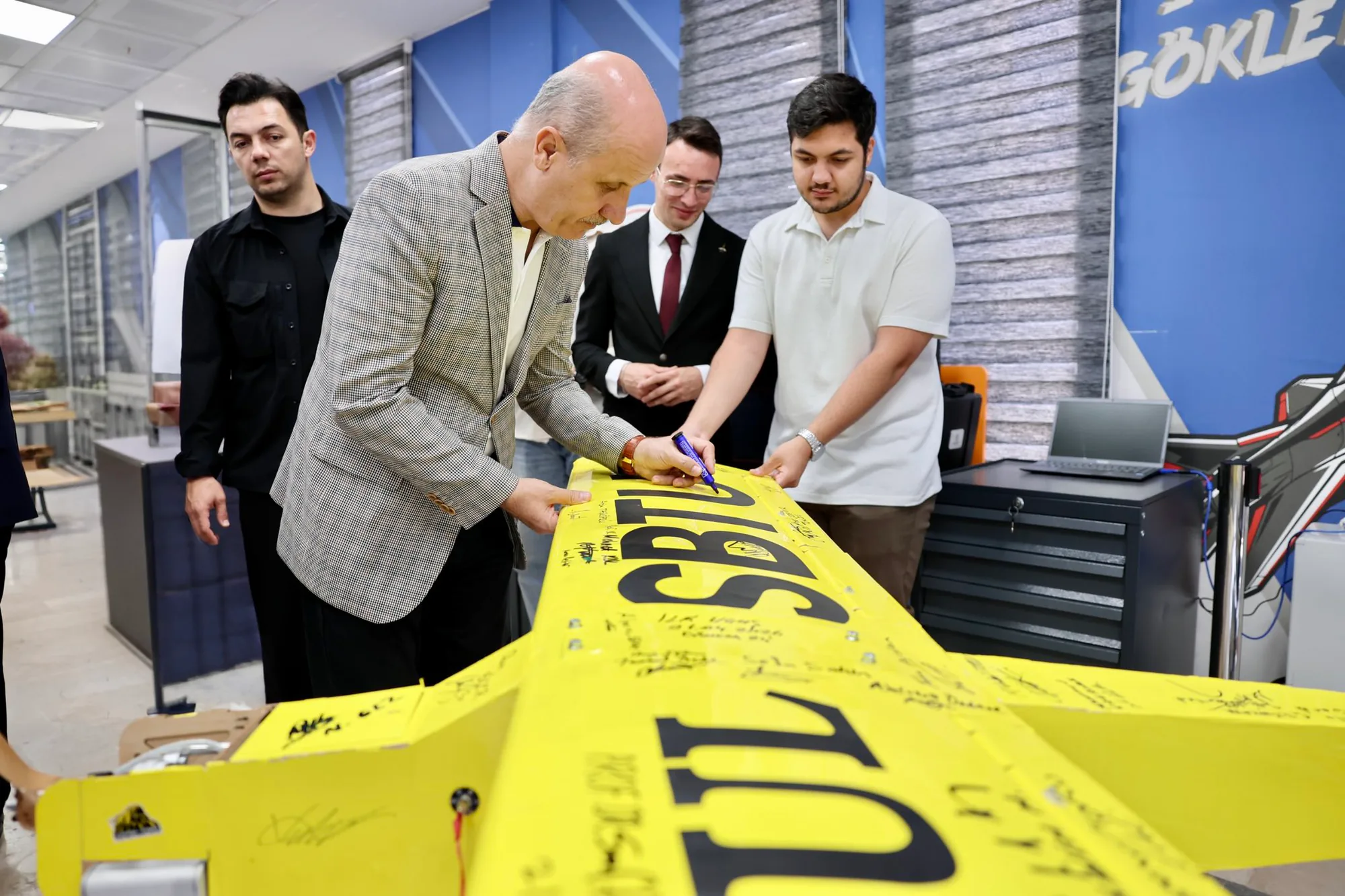 YÖK Başkanı Özvar'dan SBTÜ'nün Uygulamalı Eğitim Modeline Tam Not YÖK Başkanı Özvar'dan SBTÜ'nün Uygulamalı Eğitim Modeline Tam Not