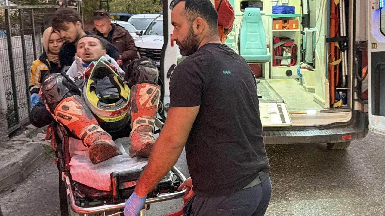 Motosikletli polisten kaçarken polis aracına çarptı: 258 bin TL ceza Motosikletli polisten kaçarken polis aracına çarptı: 258 bin TL ceza