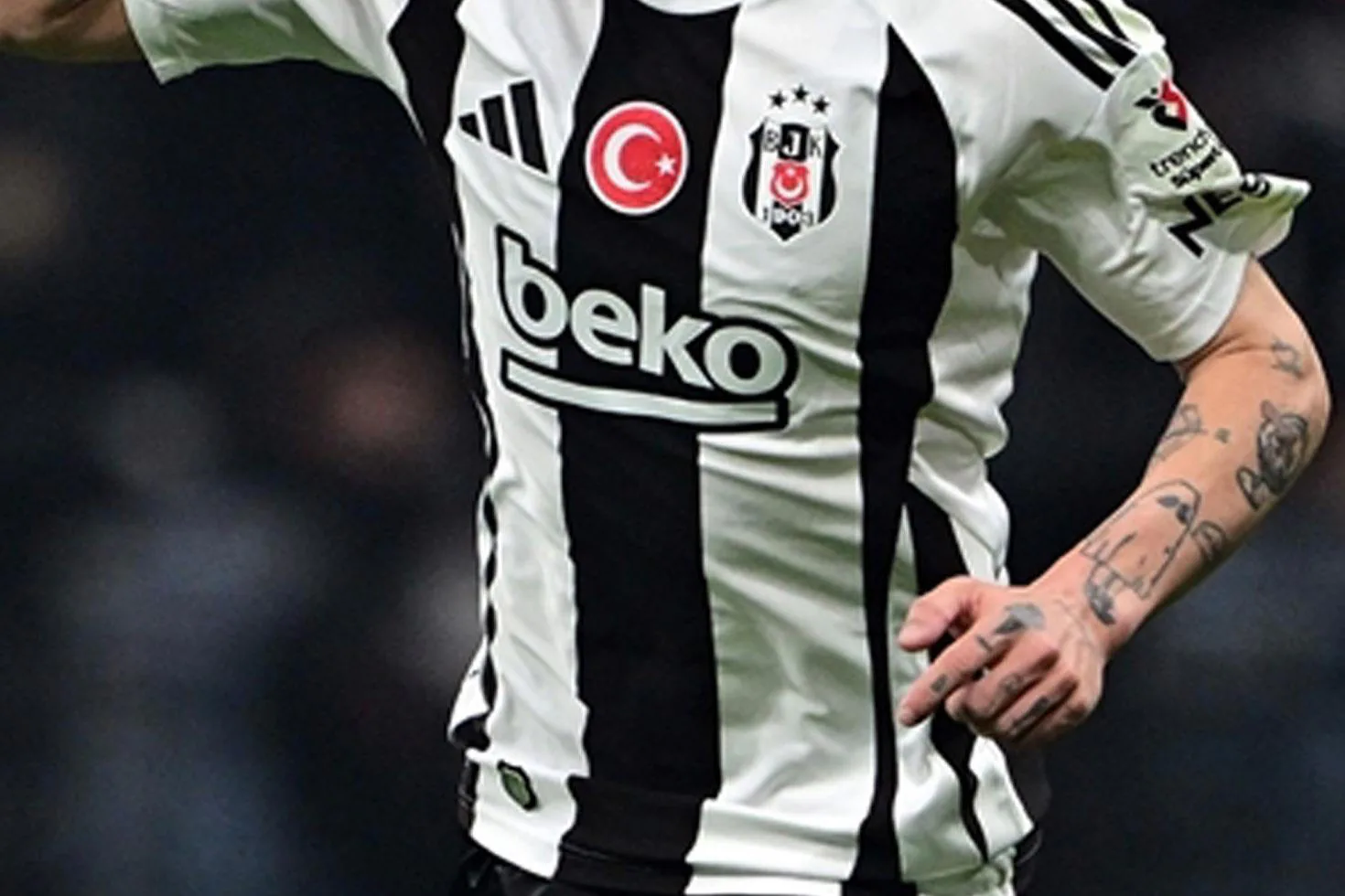 Beşiktaş'ın Nicolas Raskin Hedefine Acun Ilıcalı ve Tedesco Engeli Beşiktaş'ın Nicolas Raskin Hedefine Acun Ilıcalı ve Tedesco Engeli