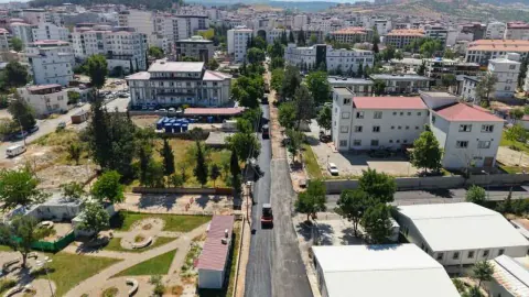Pazarcık İstasyon Caddesi'nde Ulaşım Konforu Artıyor: Asfalt Seferberliği Başladı