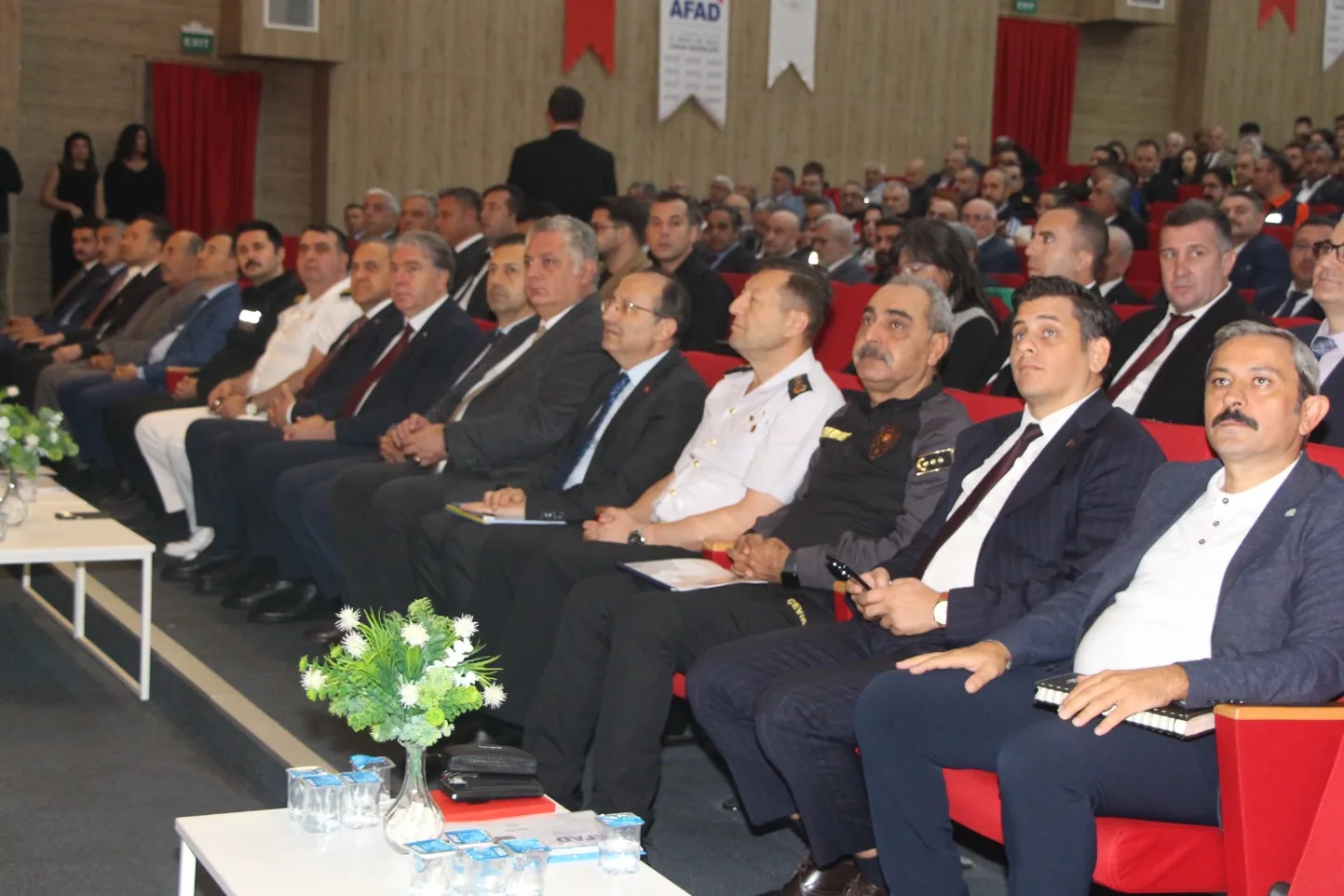 Yalova'da 2. Dönem İRAP Çalıştayı Başladı: "İnsanı Yaşat Ki Devlet Yaşasın" Yalova'da 2. Dönem İRAP Çalıştayı Başladı: "İnsanı Yaşat Ki Devlet Yaşasın"