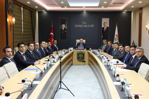 Sivas Valiliği sosyal yardım performans karnesini açıkladı: Şimşek “etkinlik” vurdu Sivas Valiliği sosyal yardım performans karnesini açıkladı: Şimşek “etkinlik” vurdu