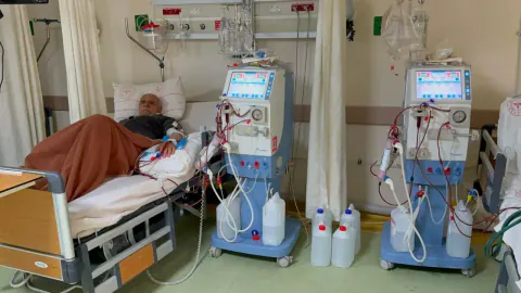 Tatvan Devlet Hastanesi'nde diyaliz ünitelerinde 5 aydır nefroloji uzmanı yok: Hastalar mağdur ediliyor