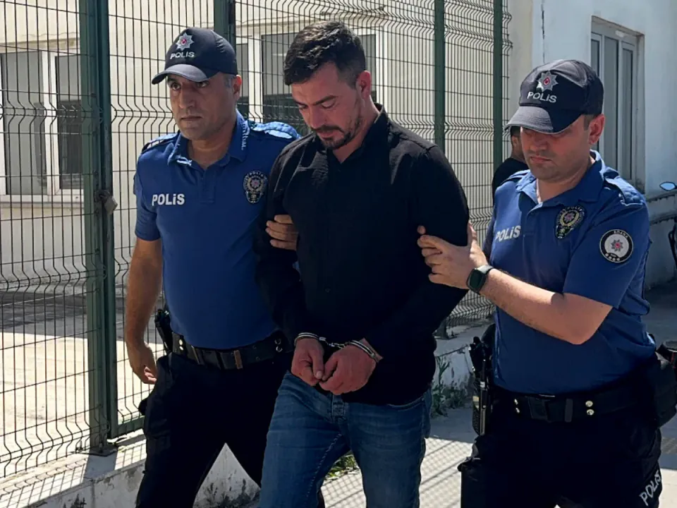 Adana'da Eğlence Mekanında Silahlı Saldırı: Uzman Çavuş Tutuklandı görseli