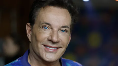 Avrupa'nın Renkli İkonu Gerard Joling: Müzikten Modaya Bir Yolculuk