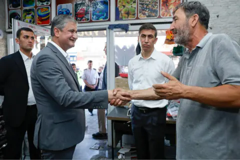 Vali Mustafa Yavuz Yüreğir'de Esnaf ve Vatandaşlarla Bir Araya Geldi