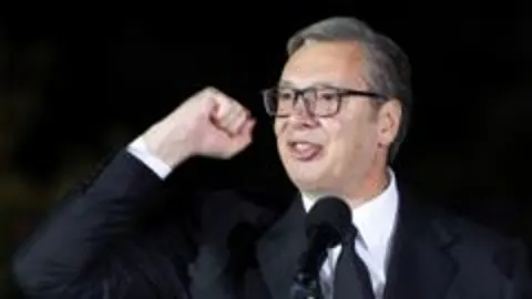 Sırbistan Cumhurbaşkanı Vučić istifa etti, erken seçim kararı gündeme geldi